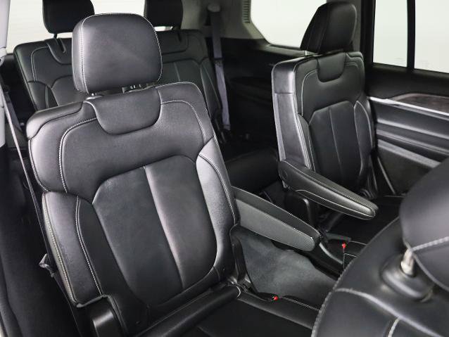 Used 2022 Jeep Grand Cherokee L Limited AWD/4WD image 11