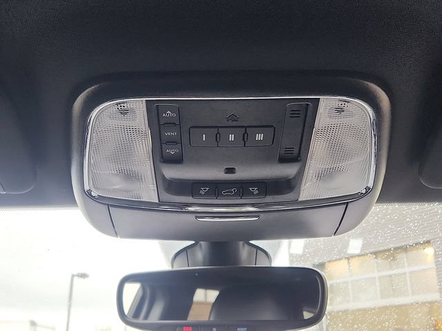 Used 2020 Jeep Grand Cherokee Altitude AWD/4WD image 19