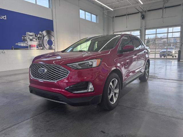 Certified 2024 Ford Edge SEL w/ Convenience Package AWD/4WD image 2