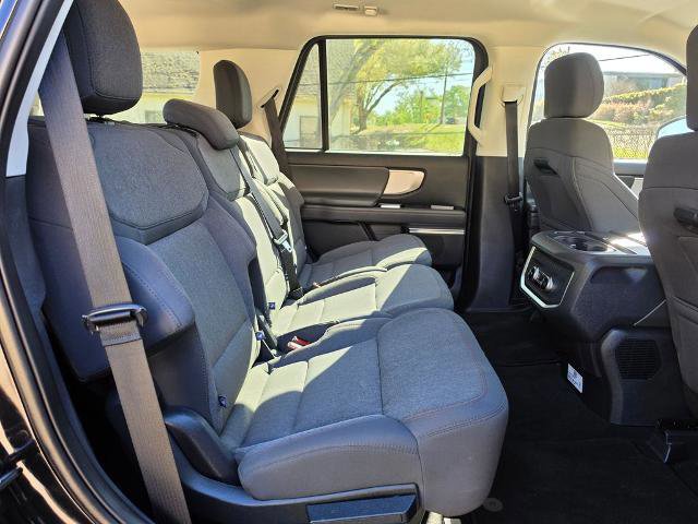 Certified 2025 Ford Expedition Active image 36