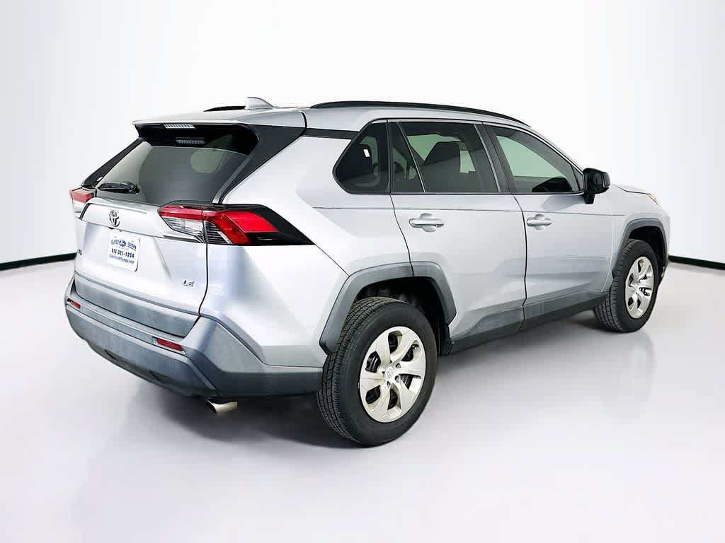 Used 2019 Toyota RAV4 LE FWD image 25