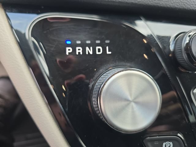 Used 2022 Chrysler Pacifica Touring-L FWD image 19