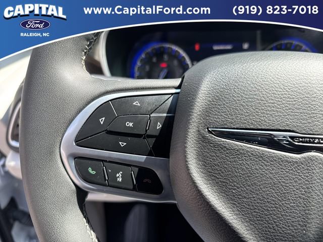 Used 2024 Chrysler Pacifica Limited FWD image 22