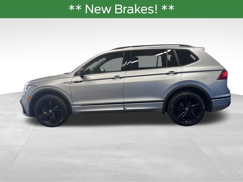 Used 2024 Volkswagen Tiguan SE R-Line AWD/4WD image 3