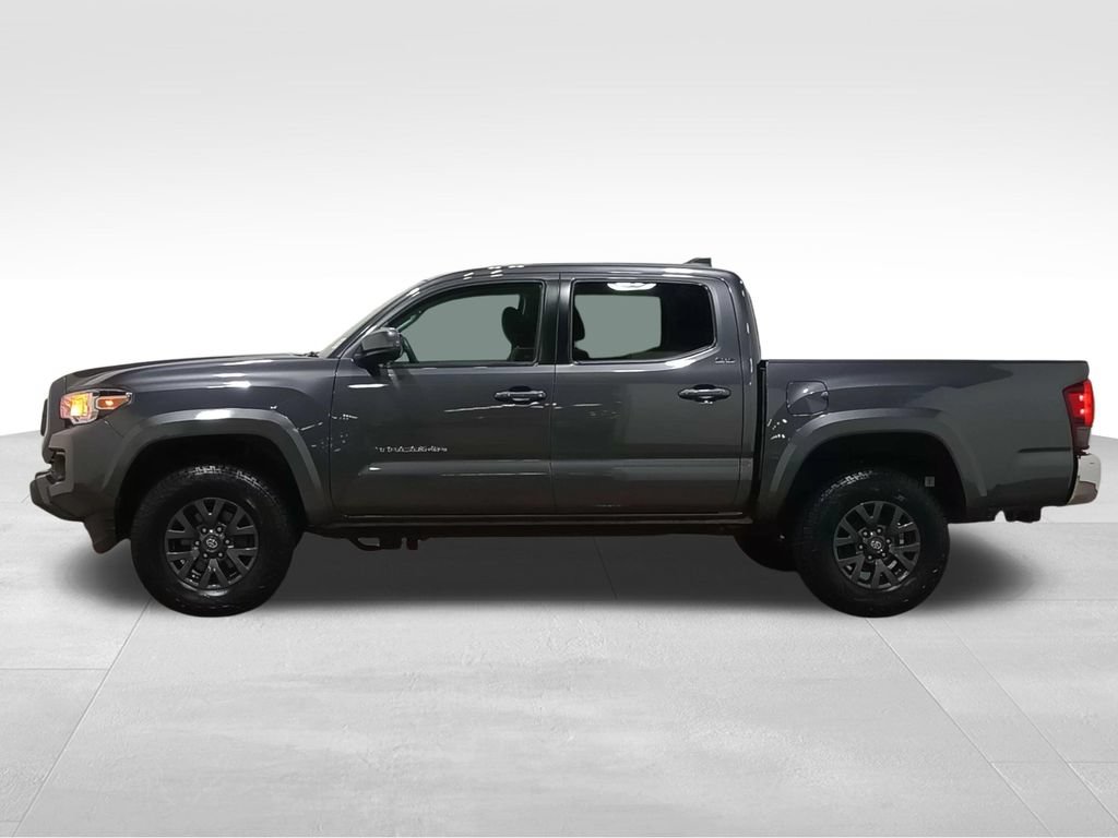 Used 2023 Toyota Tacoma SR5 AWD/4WD image 8