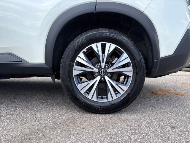 Used 2023 Nissan Rogue SV image 44