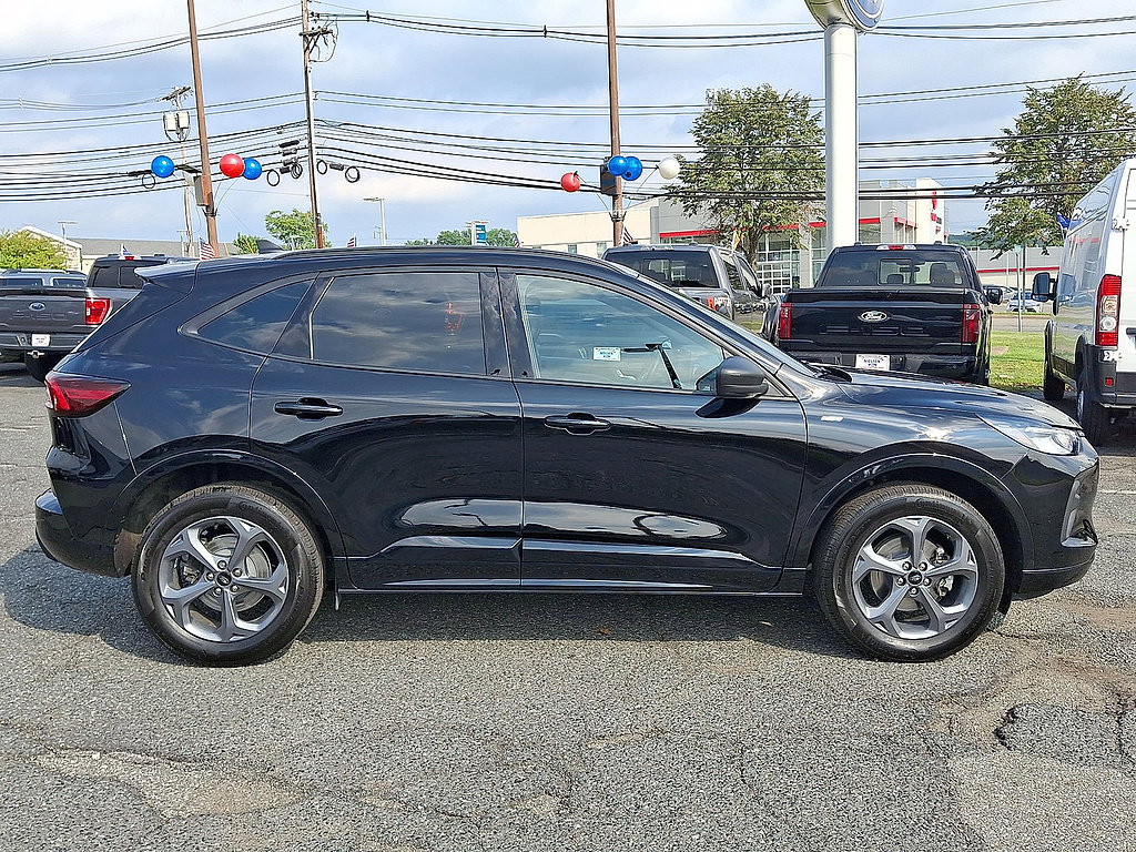 Certified 2024 Ford Escape ST-Line w/ Tech Pack #1 AWD/4WD image 32