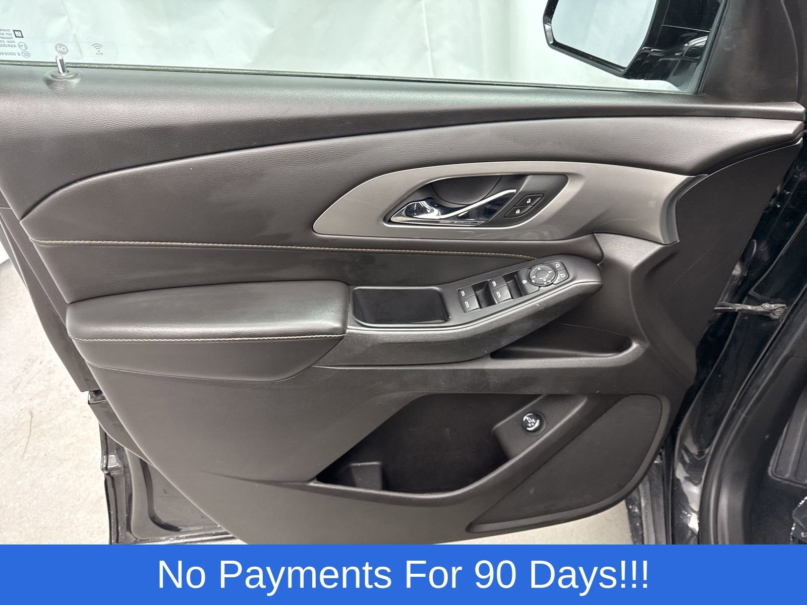 Used 2018 Chevrolet Traverse LT image 12