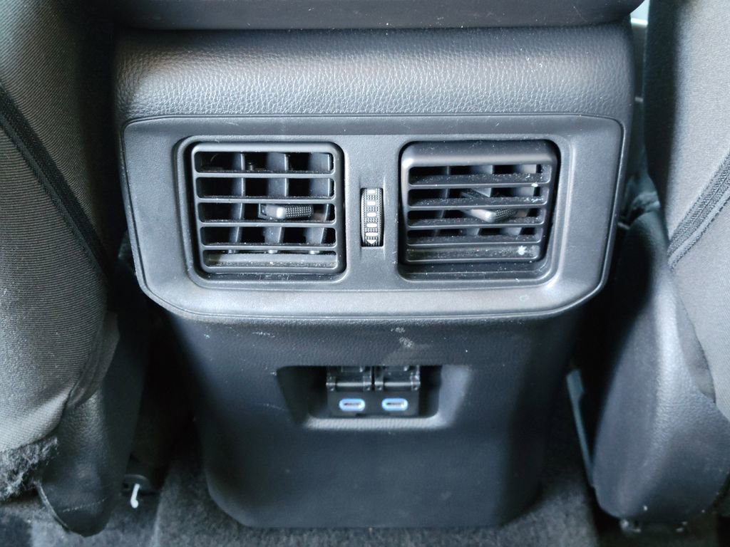 Used 2022 Toyota RAV4 XLE image 16