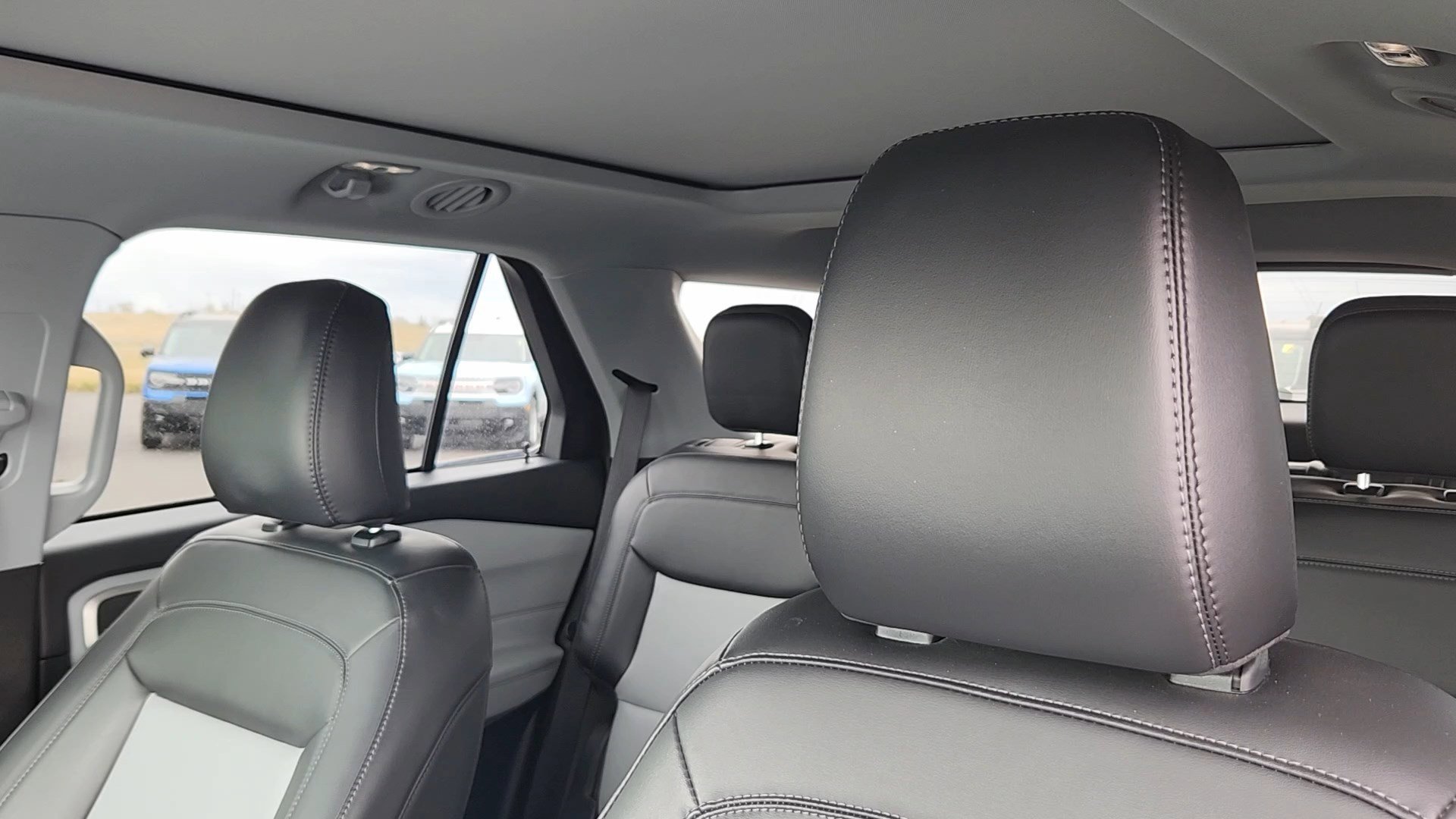 Certified 2023 Ford Explorer XLT w/ Equipment Group 202A image 10