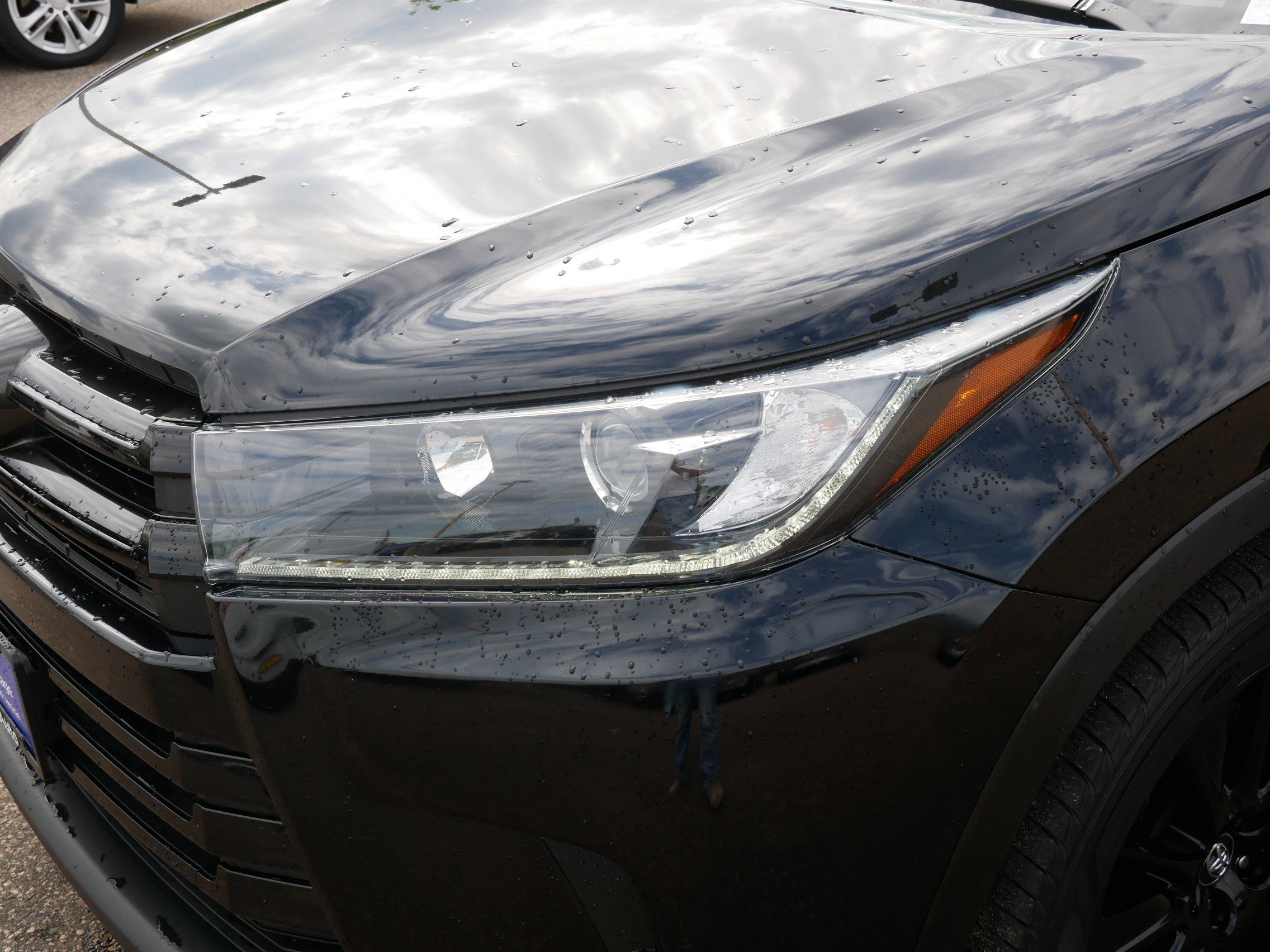 Used 2019 Toyota Highlander SE AWD/4WD image 16