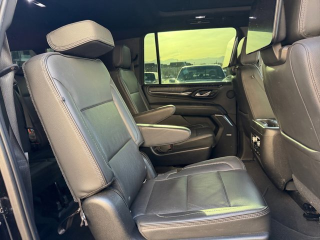 Used 2021 GMC Yukon XL Denali w/ Denali Ultimate Package AWD/4WD image 19