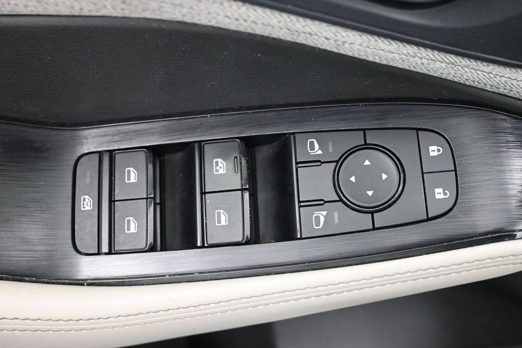 Used 2023 Nissan Rogue SV AWD/4WD image 21