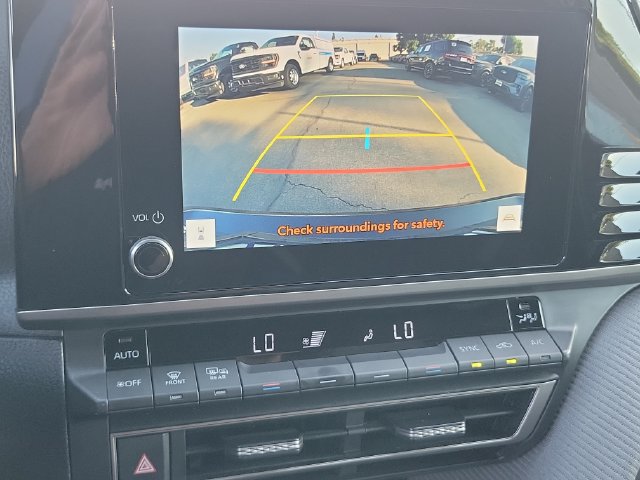 Used 2025 Toyota Camry SE FWD image 10