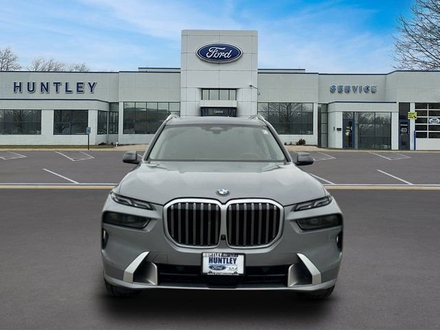 Used 2024 BMW X7 xDrive40i AWD/4WD image 2