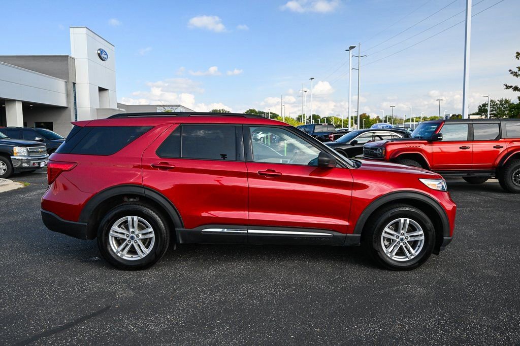Certified 2023 Ford Explorer XLT w/ Equipment Group 202A image 9