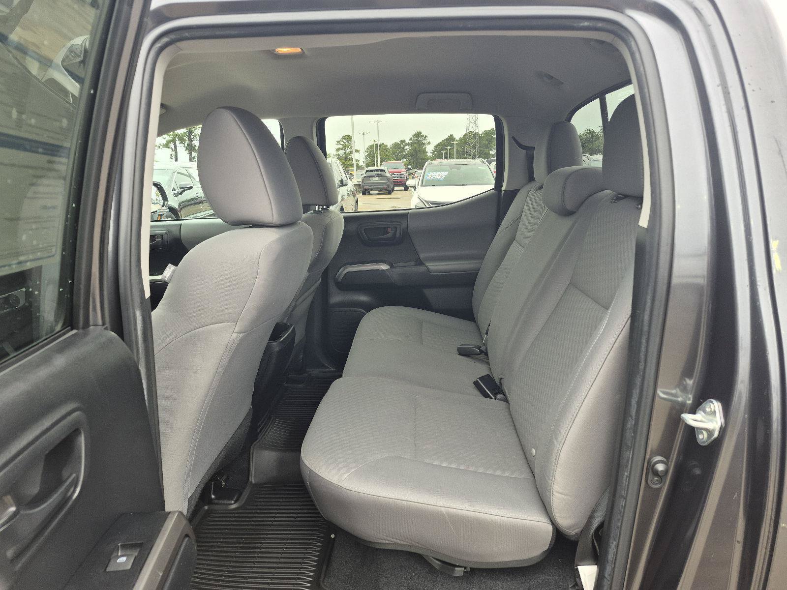 Used 2022 Toyota Tacoma SR5 RWD image 6