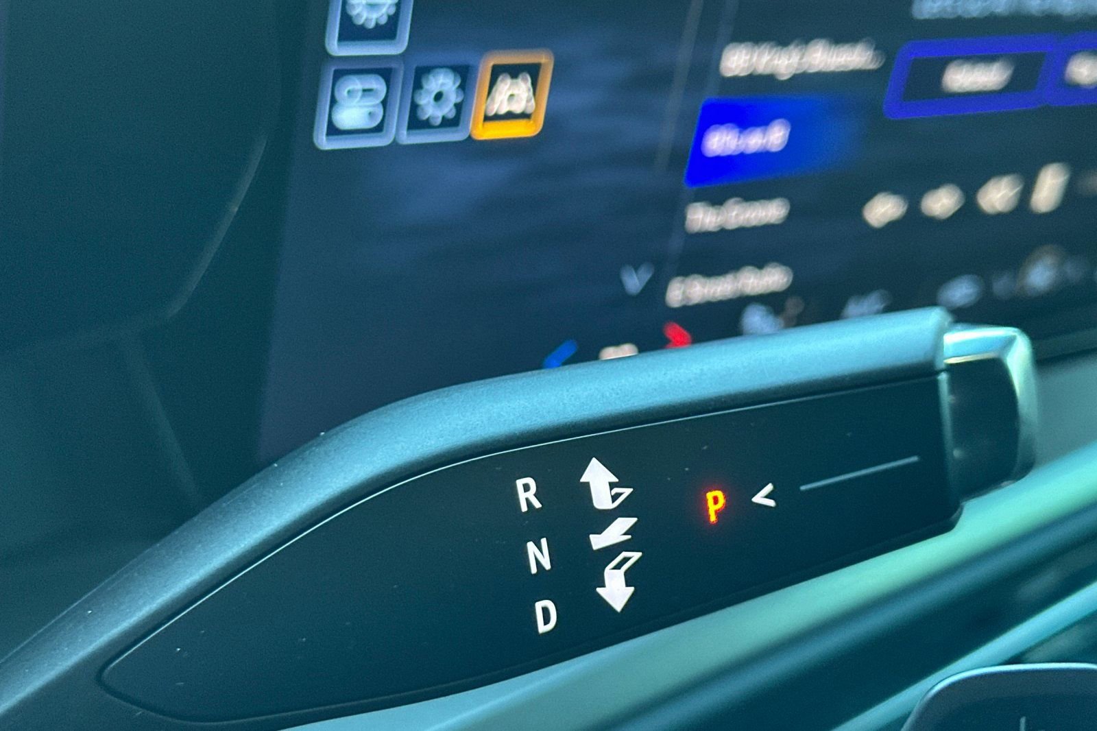 Used 2024 Chevrolet Traverse LT w/ Trailering Package FWD image 23