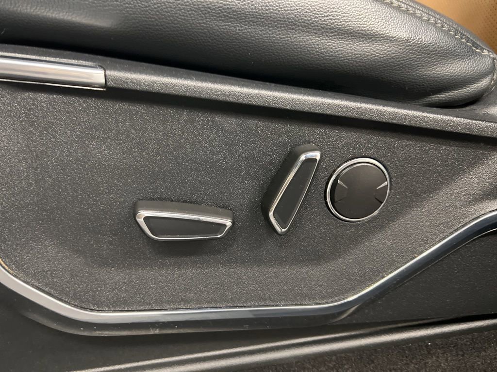 Certified 2022 Ford F150 Lariat w/ Equipment Group 502A High image 28