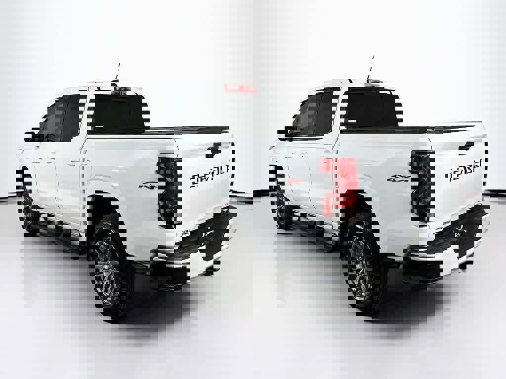 Used 2023 Chevrolet Colorado LT w/ LT Convenience Package image 3