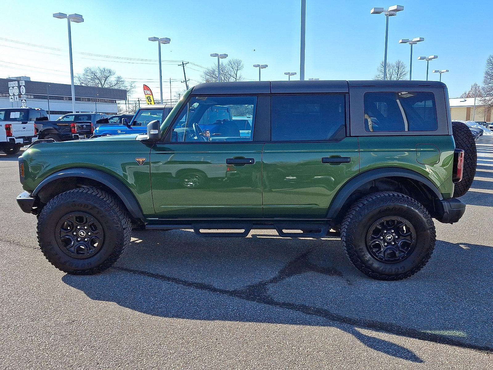 Certified 2023 Ford Bronco Badlands w/ Sasquatch Package image 3
