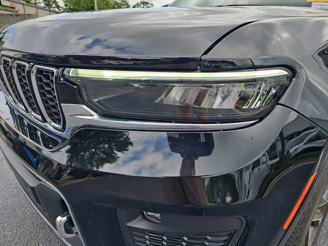 Used 2023 Jeep Grand Cherokee Overland w/ Luxury Tech Group IV AWD/4WD image 35