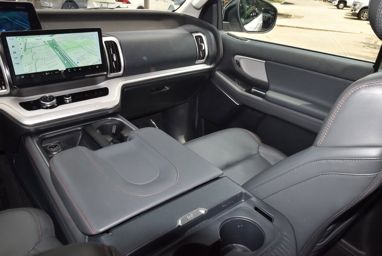 Certified 2025 Ford Expedition Active AWD/4WD image 18