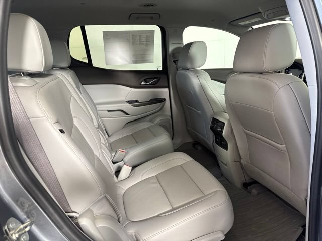 Used 2022 GMC Acadia SLT w/ Technology Package AWD/4WD image 5