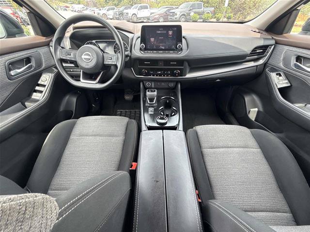 Used 2023 Nissan Rogue SV AWD/4WD image 16