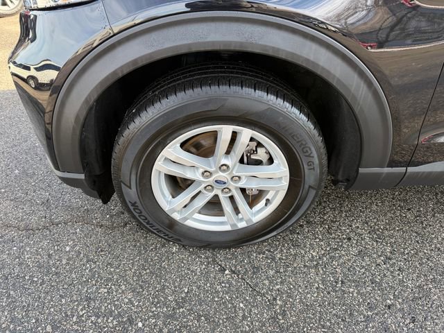 Certified 2022 Ford Explorer XLT w/ Equipment Group 202A image 24