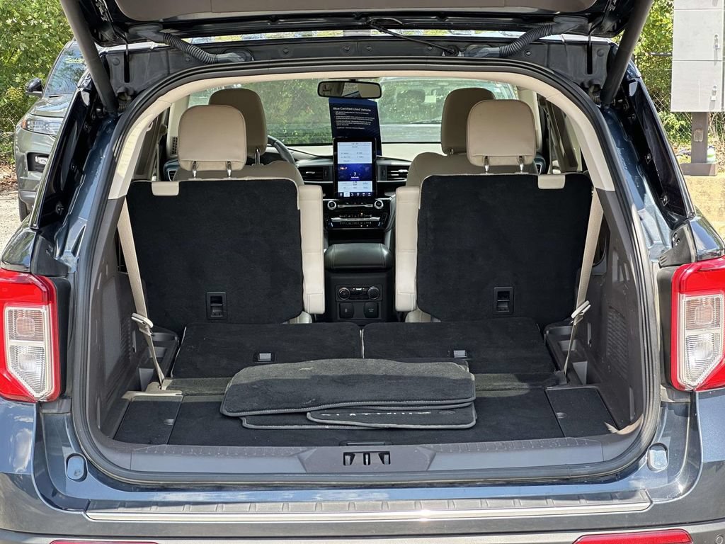 Certified 2022 Ford Explorer Platinum w/ Equipment Group 601A AWD/4WD image 12
