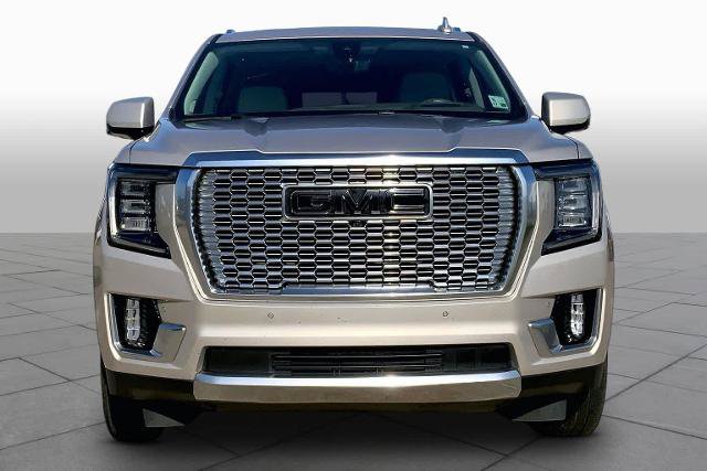 Used 2022 GMC Yukon XL Denali w/ Denali Premium Package RWD image 4