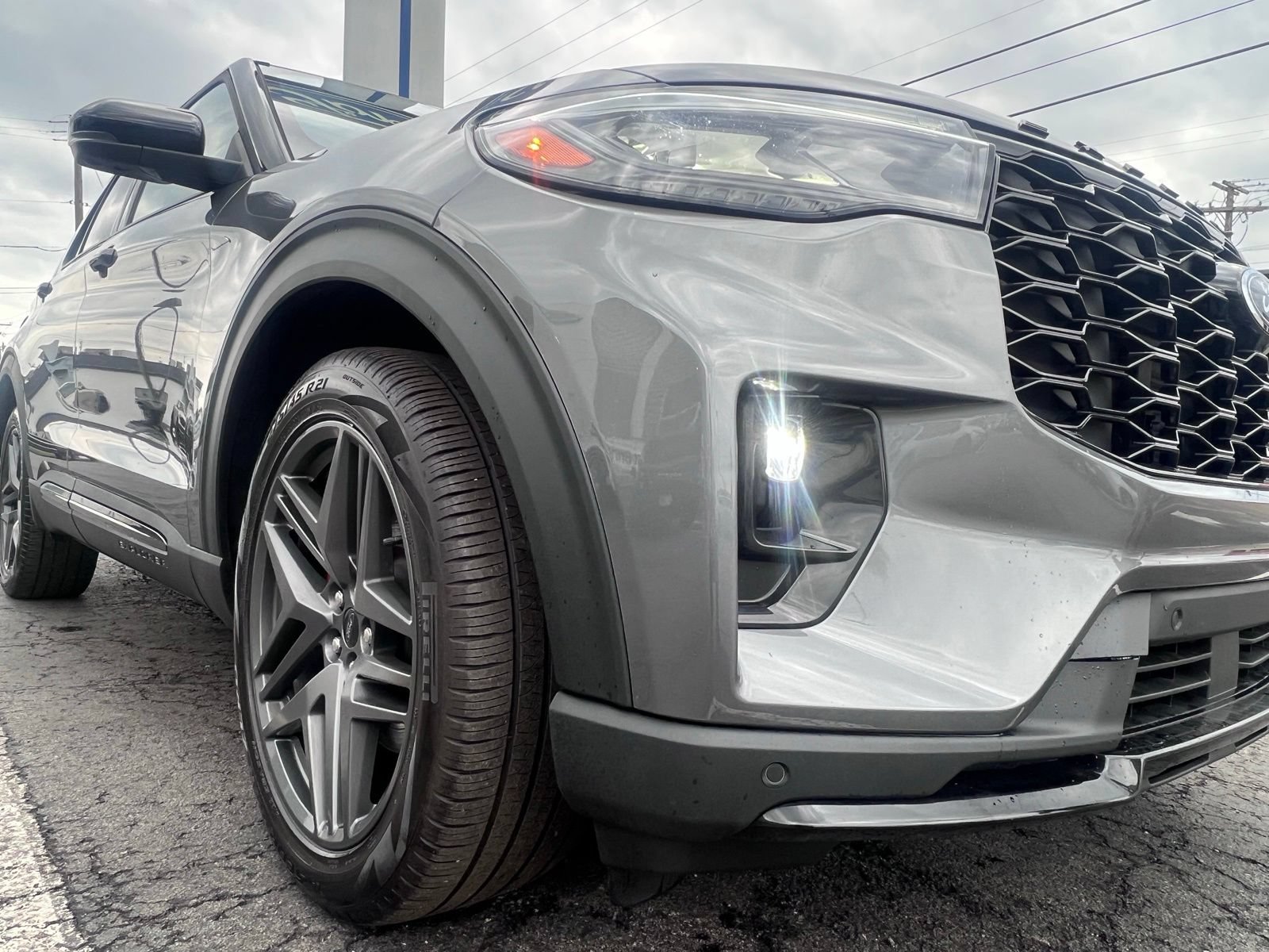 Certified 2025 Ford Explorer ST w/ Sun And Sound Package AWD/4WD image 8