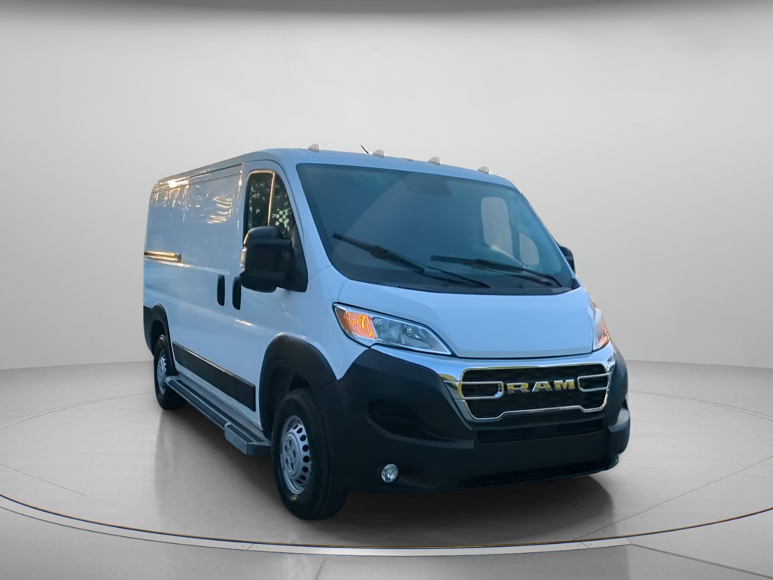 Used 2025 RAM ProMaster 2500 w/ U-Haul Equipment Group FWD image 4