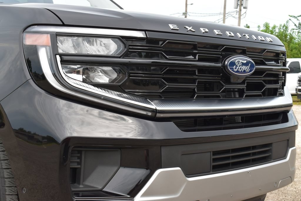 Certified 2025 Ford Expedition Platinum AWD/4WD image 5
