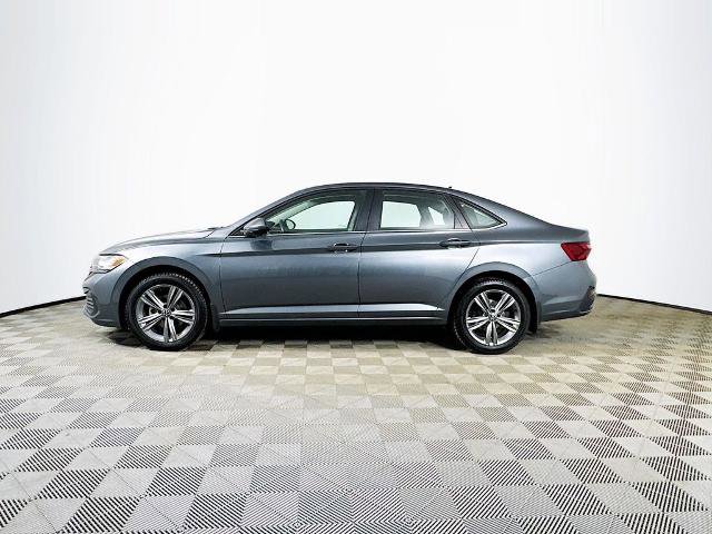 Used 2023 Volkswagen Jetta SE FWD image 4