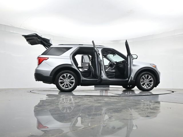 Certified 2023 Ford Explorer Limited w/ Equipment Group 301A AWD/4WD image 56