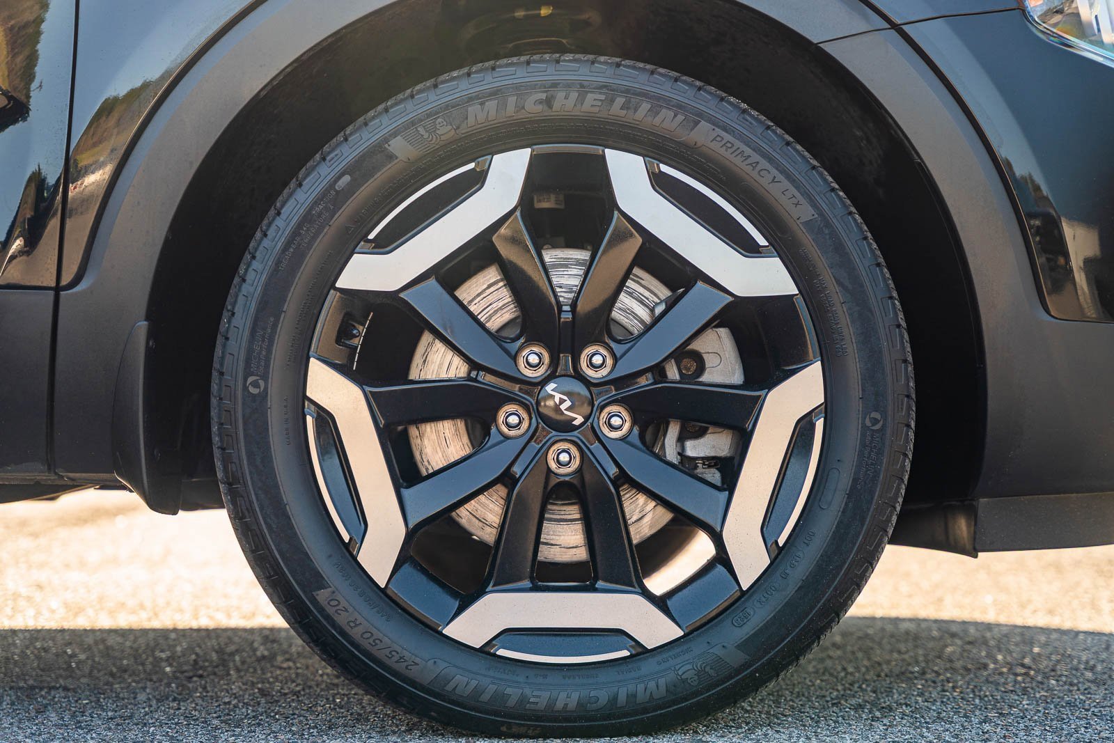 Used 2023 Kia Telluride EX w/ EX Captain's Chair Package image 9