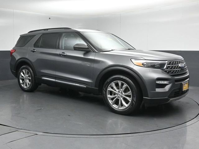 Certified 2023 Ford Explorer XLT w/ Equipment Group 202A AWD/4WD image 1