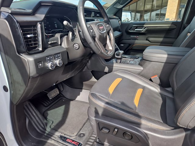 Used 2024 GMC Sierra 1500 AT4 w/ Technology Package image 8