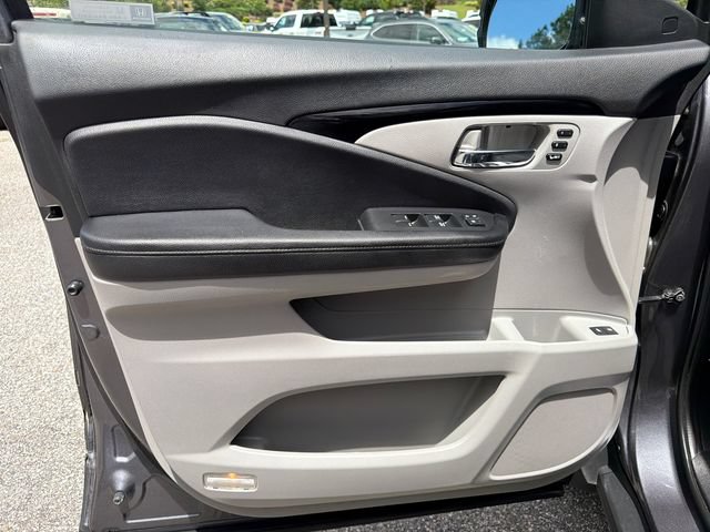 Used 2019 Honda Pilot Touring image 10