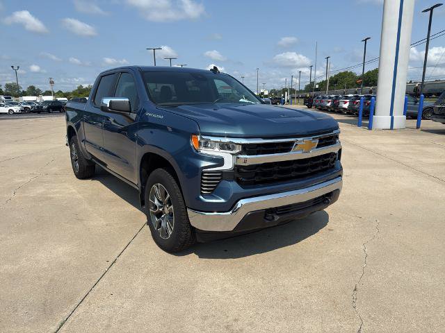 Used 2024 Chevrolet Silverado 1500 LT AWD/4WD image 11