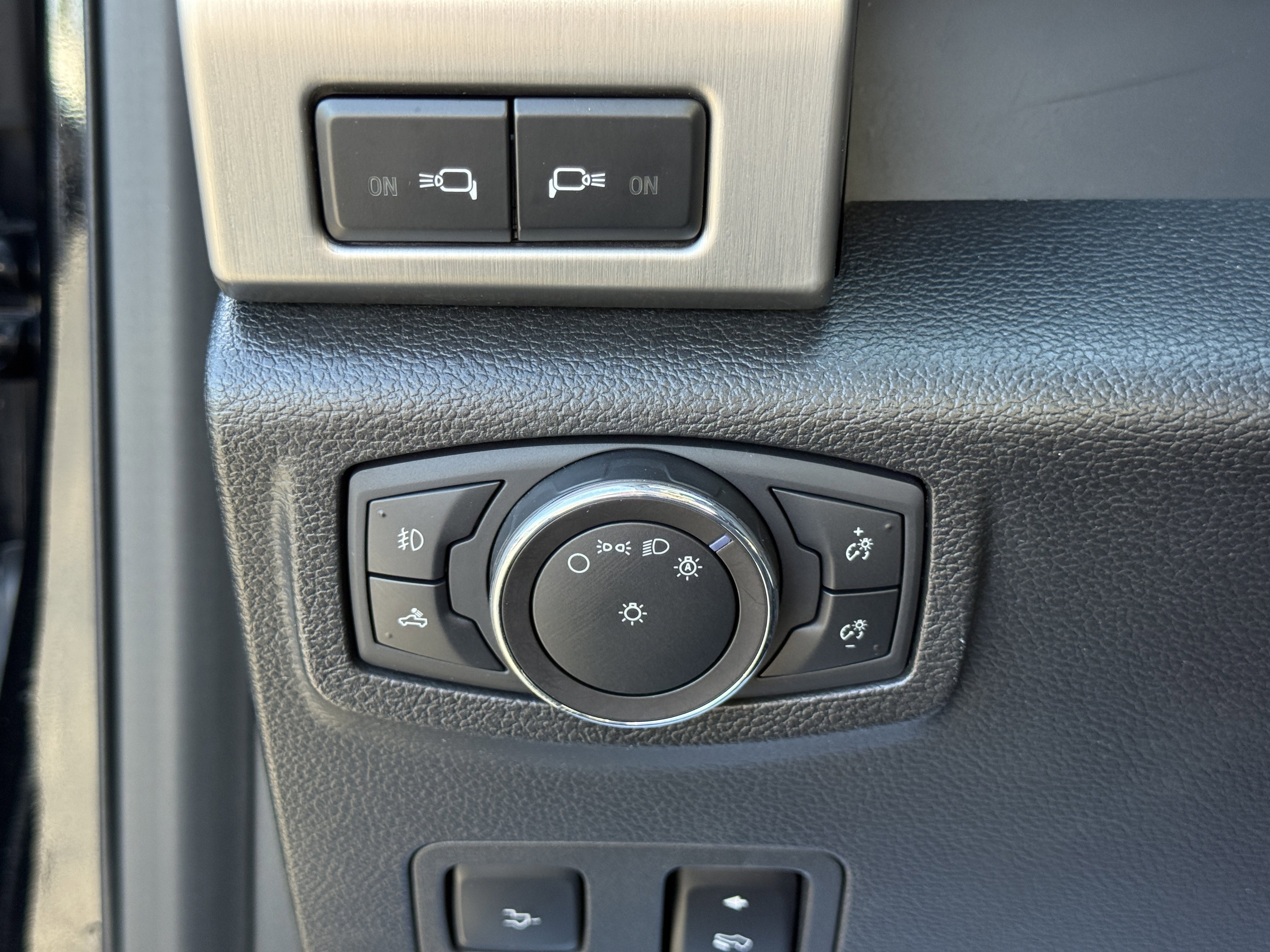 Certified 2018 Ford F250 Platinum w/ Platinum Ultimate Package image 25