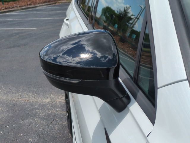Used 2023 Volkswagen Tiguan SE R-Line FWD image 12