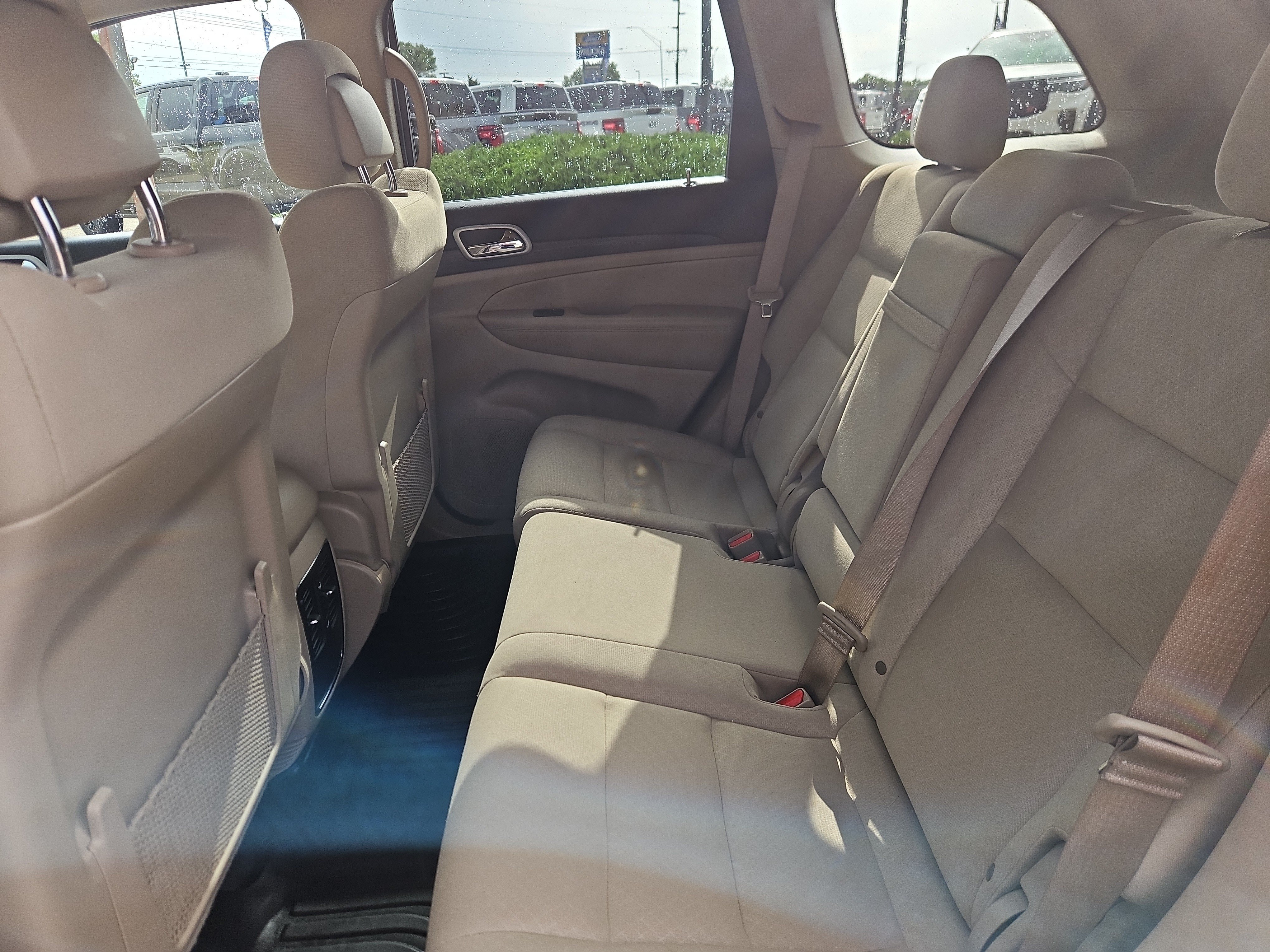 Used 2022 Jeep Grand Cherokee Laredo E AWD/4WD image 11