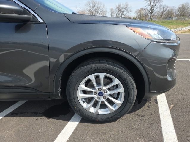 Certified 2020 Ford Escape SE image 4