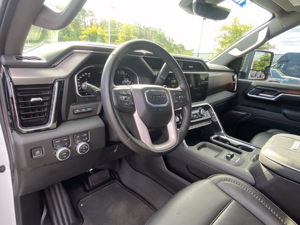 Used 2025 GMC Sierra 2500 Denali w/ Denali Reserve Package AWD/4WD image 9