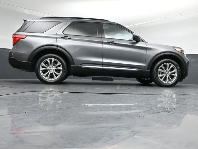 Certified 2023 Ford Explorer XLT w/ Equipment Group 202A AWD/4WD image 46