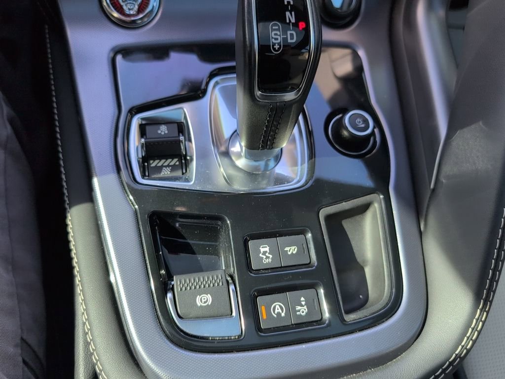 Used 2020 Jaguar F-TYPE R image 17