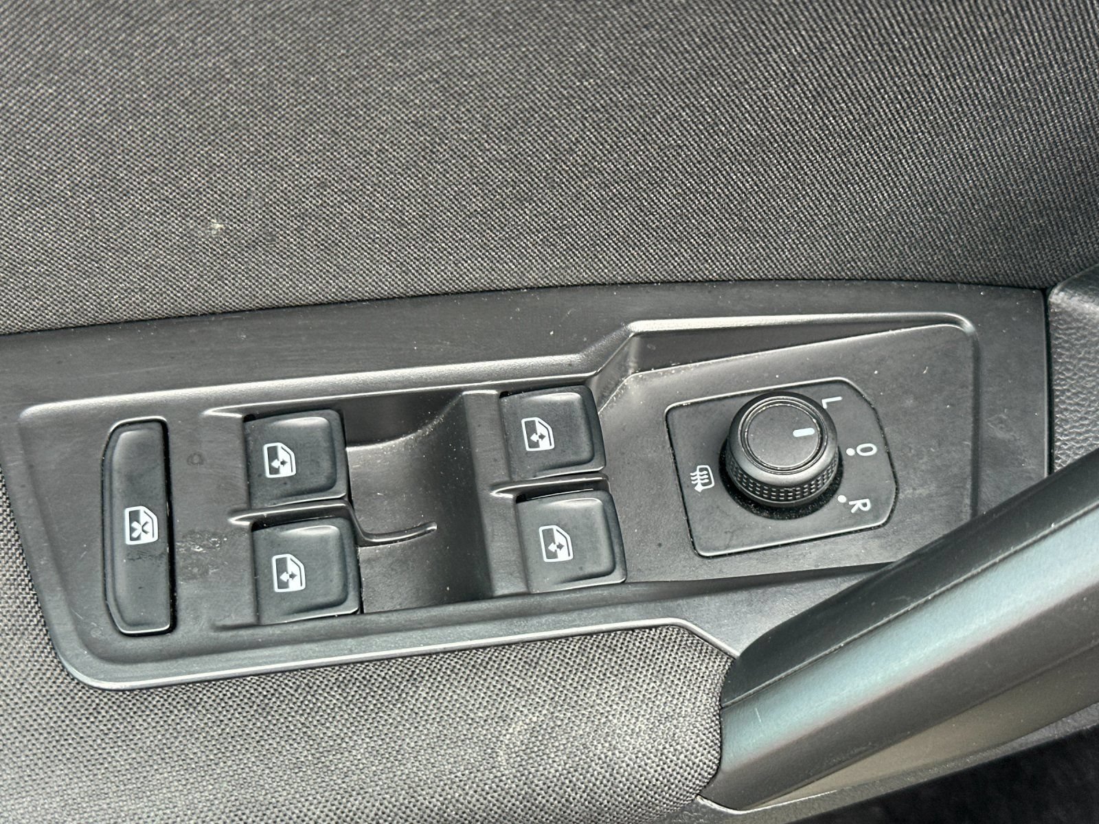 Used 2021 Volkswagen Tiguan S FWD image 11